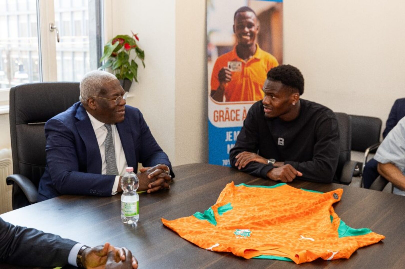 Ange-Yoan Bonny officially commits to Côte d’Ivoire national team after Milan ceremony